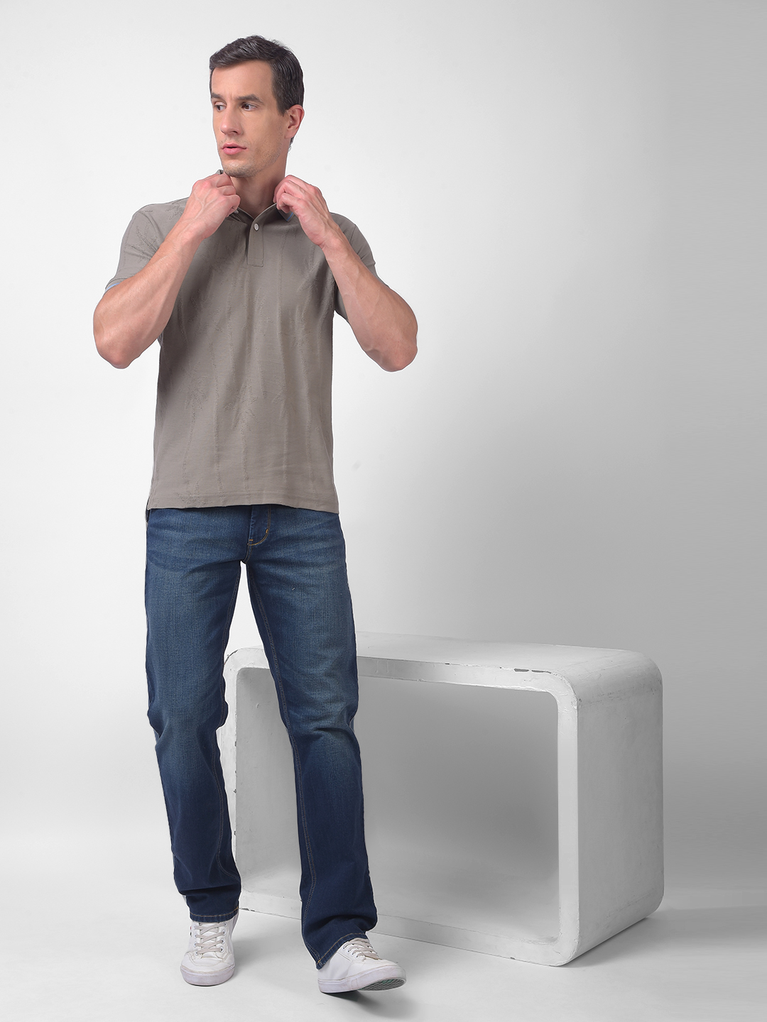 Numero Uno Men Grey Textured Polo Neck T-Shirt